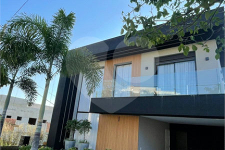Casa à venda com 3 suítes no condomínio Portal do Horizonte, Bragança Paulista - SP