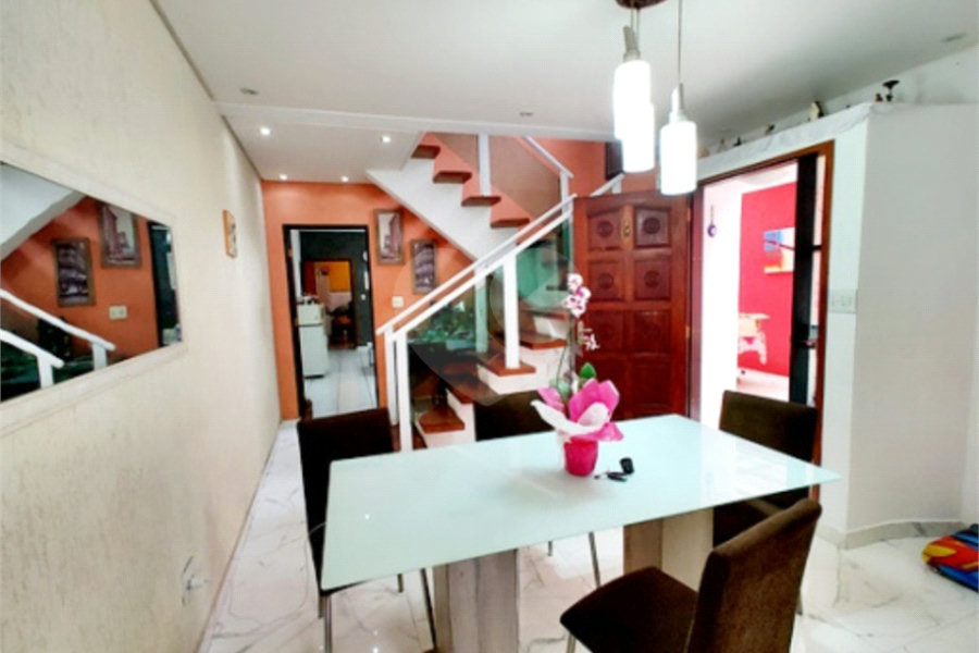 Sobrado à venda com 3 quartos, sendo 1 suíte, em Conjunto Residencial Vista Verde, São Paulo, SP