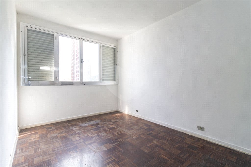 Apartamento à venda com 3 quartos, sendo 1 suíte, em Jardim América, São Paulo, SP