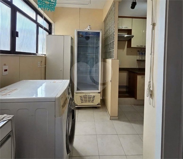 Apartamento à venda com 2 quartos, sendo 1 suíte,  em Laranjeiras, Rio de Janeiro, RJ