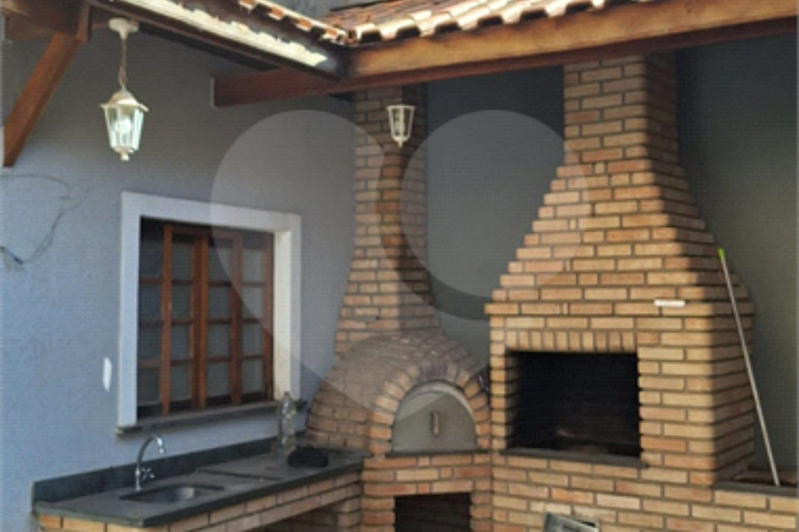 Sobrado para alugar com 4 quartos, sendo 3 suítes, em Vila Nivi, São Paulo, SP