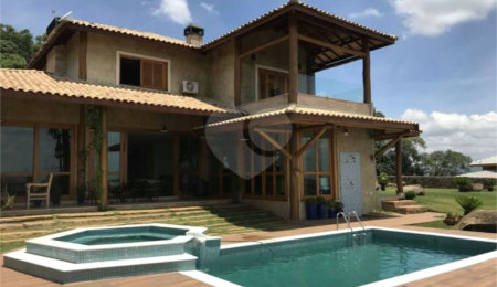 Casa à venda com 5 suítes no condomínio Porto Atibaia, Atibaia - SP