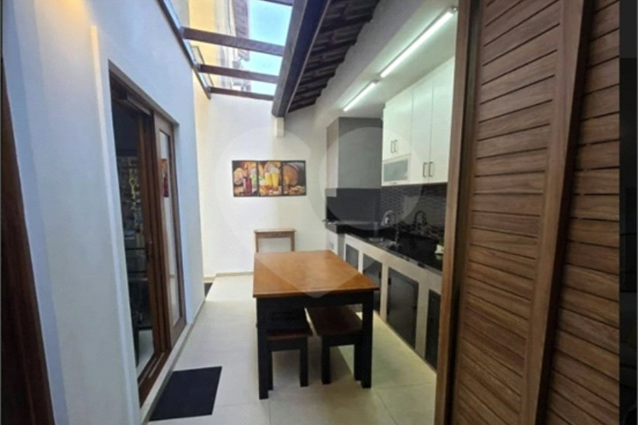 Casa à venda com 4 quartos, sendo 2 suítes, no condomínio Bosque dos Pássaros, São Paulo - SP