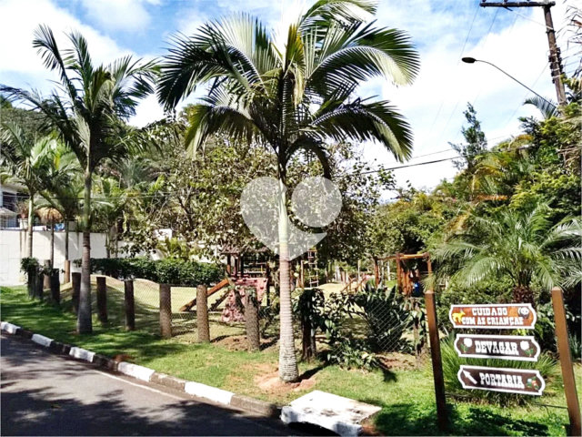 Casa à venda com 4 quartos, sendo 3 suítes,  no condomínio Cantareira, Mairiporã - SP