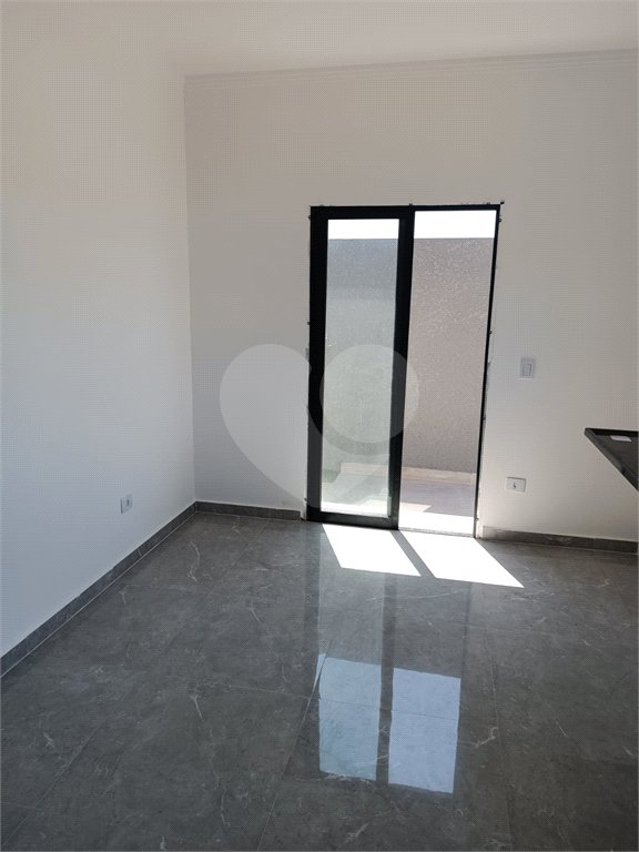Casa à venda com 3 quartos, sendo 1 suíte, no condomínio Residencial Jardins da Catalunha, Atibaia - SP
