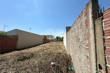 Terreno a venda na Vila Brasília