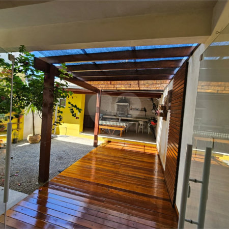 Sobrado à venda com 3 quartos, sendo 1 suíte,  em Residencial Colinas, Mogi das Cruzes, SP