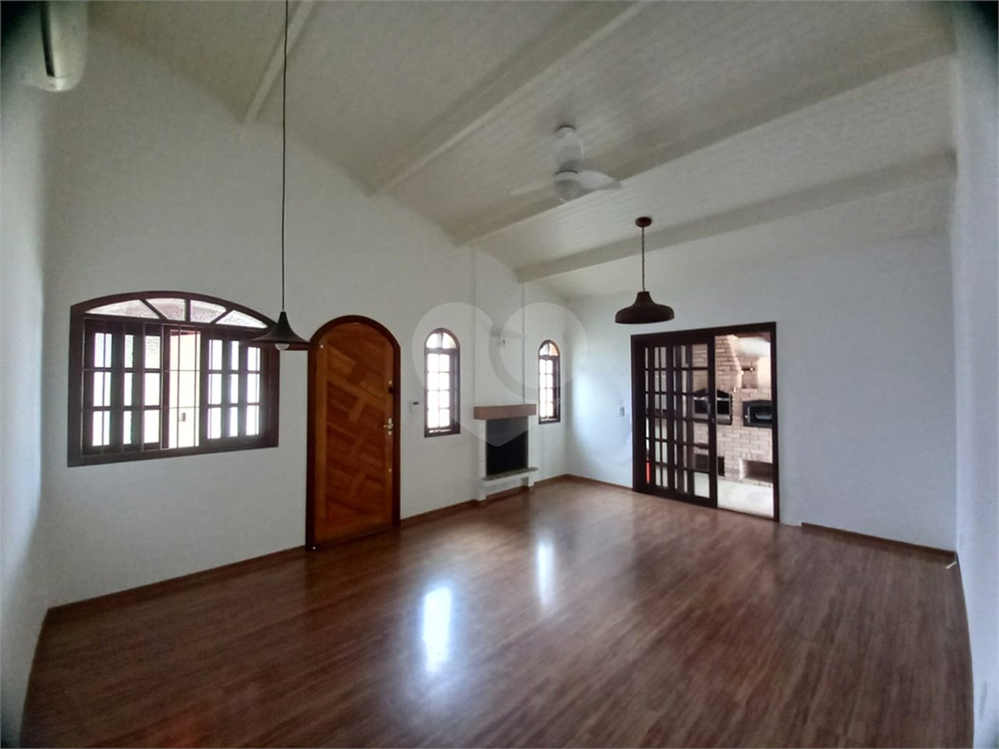 Casa à venda com 4 quartos, sendo 1 suíte,  em Vila Oliveira, Mogi das Cruzes, SP