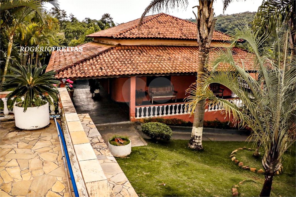 Sítio à venda com 6 quartos em Pavão (canguera), São Roque, SP