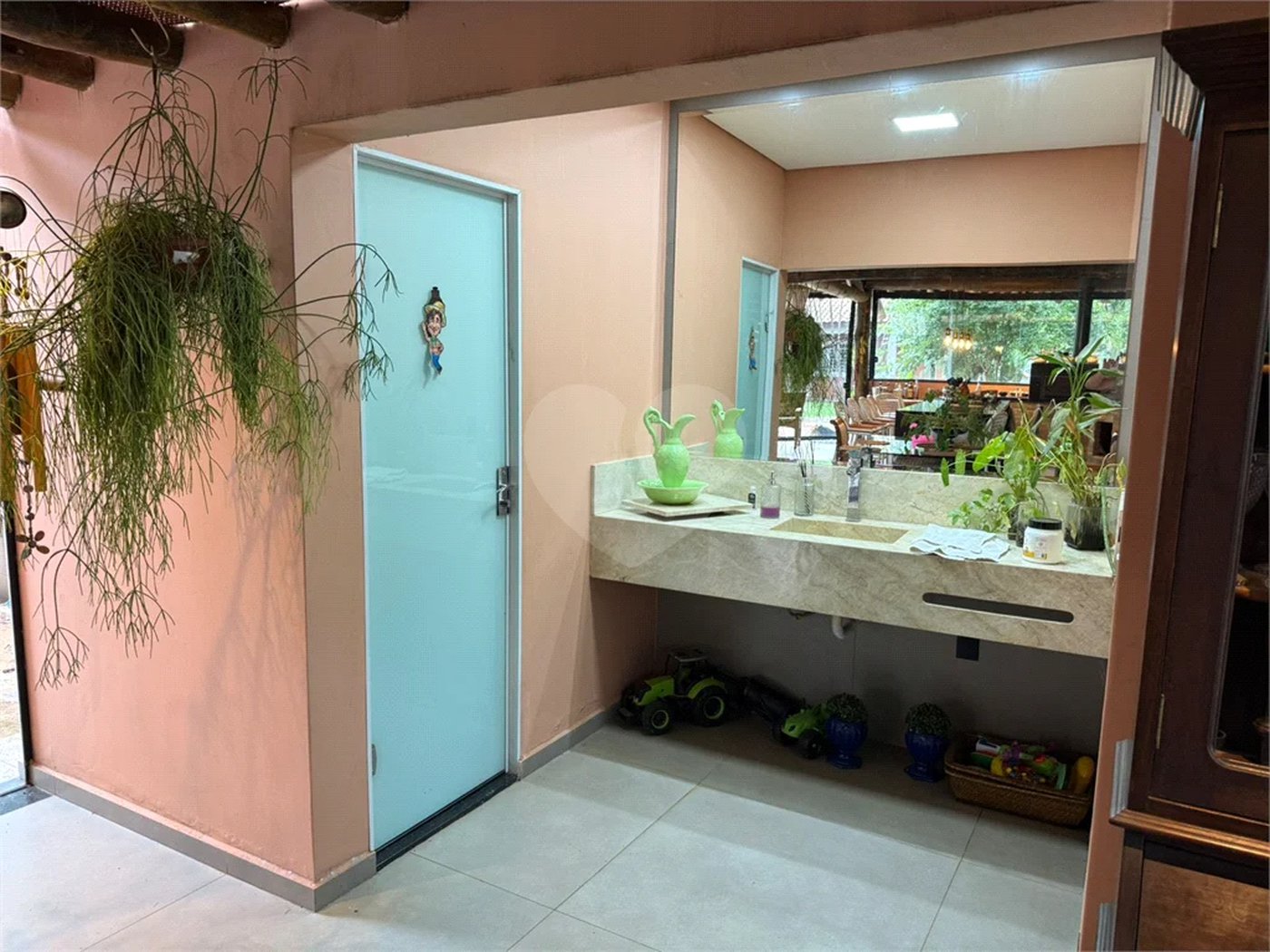 Chácara no Unileste, com espaço para eventos e cozinha industrial, na modalidade porteira fechada,