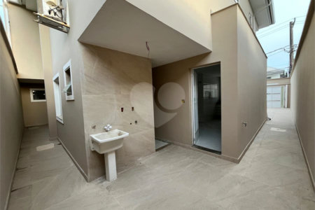 Casa à venda com 4 quartos, sendo 2 suítes, no condomínio Pedra Mar, Rio de Janeiro - RJ