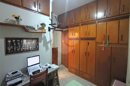 Casa Térrea à venda com 5 quartos, sendo 1 suíte, em Chora Menino, São Paulo, SP