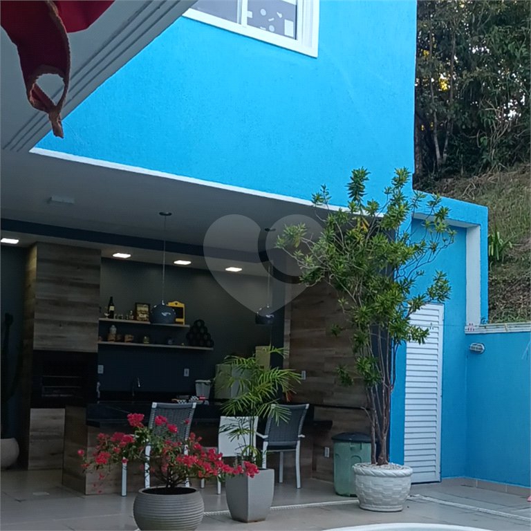 Casa à venda com 3 quartos, sendo 1 suíte, no condomínio Mansões da Prata, Rio de Janeiro - RJ