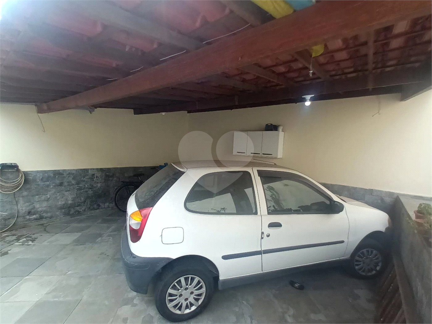 Casa à venda com 2 quartos, sendo 1 suíte, no condomínio Parque Central, Rio de Janeiro - RJ
