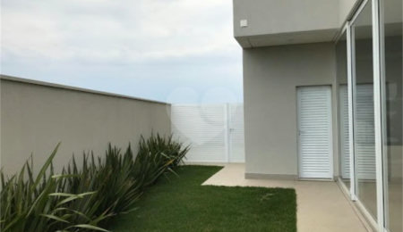 Casa à venda com 3 quartos, sendo 1 suíte,  no condomínio Residencial Central Parque, Salto - SP