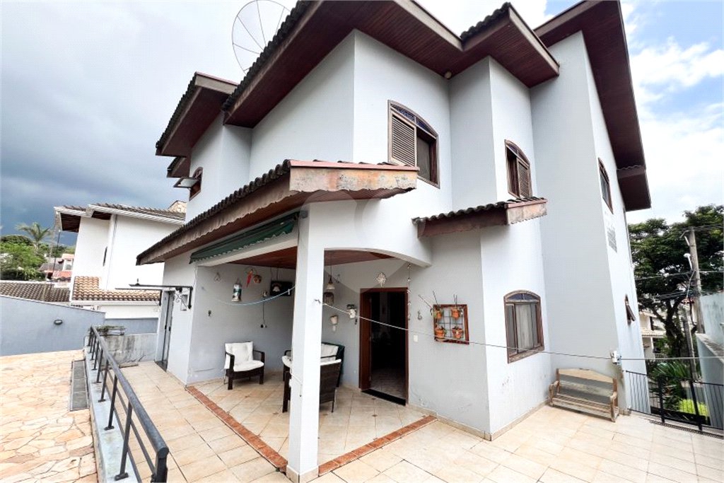 Casa à venda com 4 quartos, sendo 2 suítes,  no condomínio Villaggio Capriccio, Louveira - SP