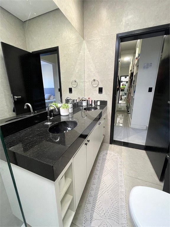 Casa à venda com 3 quartos, sendo 1 suíte, no condomínio Vila Paraty, Indaiatuba - SP