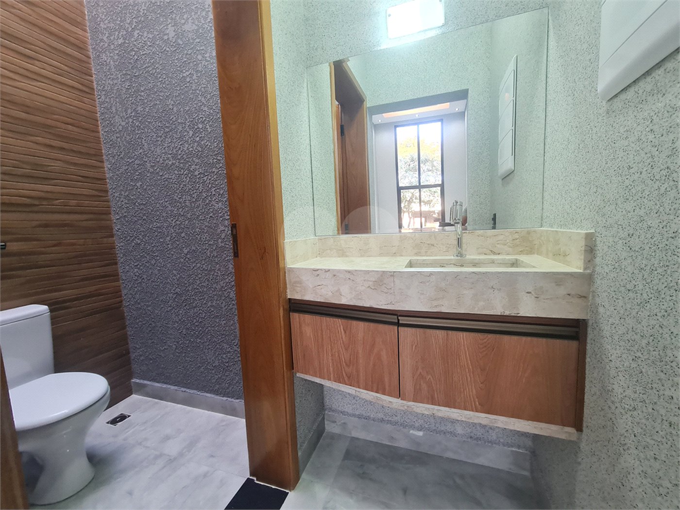 Casa à venda com 3 quartos, sendo 1 suíte,  no condomínio Reserva Ipanema I, Sorocaba - SP