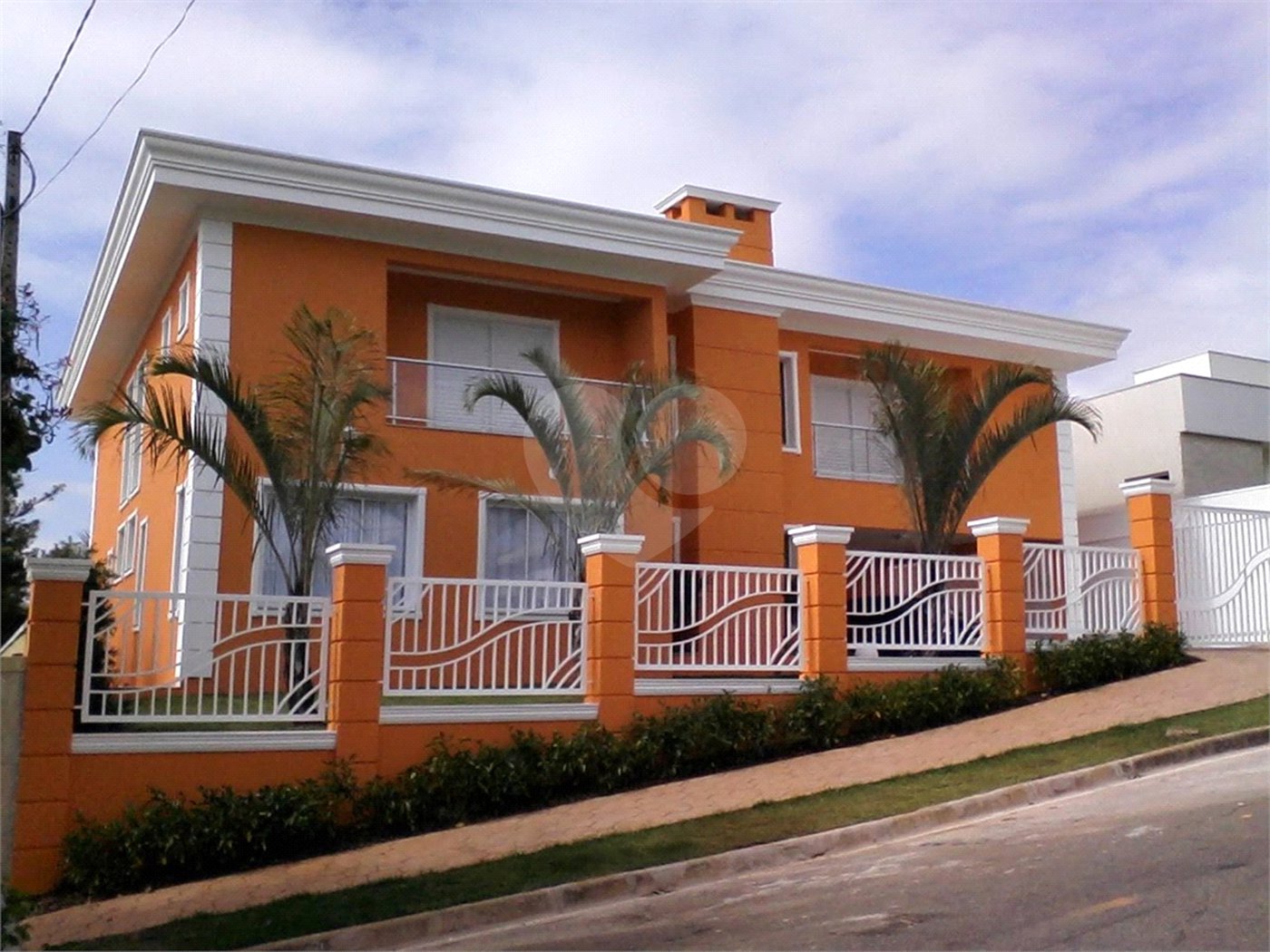 Casa à venda com 5 quartos, sendo 4 suítes,  no condomínio Parque Shambala, Atibaia - SP