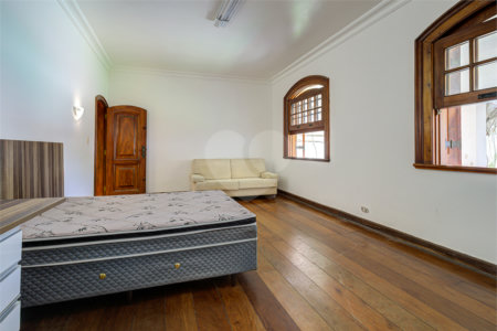 Casa à venda com 5 quartos, sendo 3 suítes, em Alto da Boa Vista, São Paulo, SP