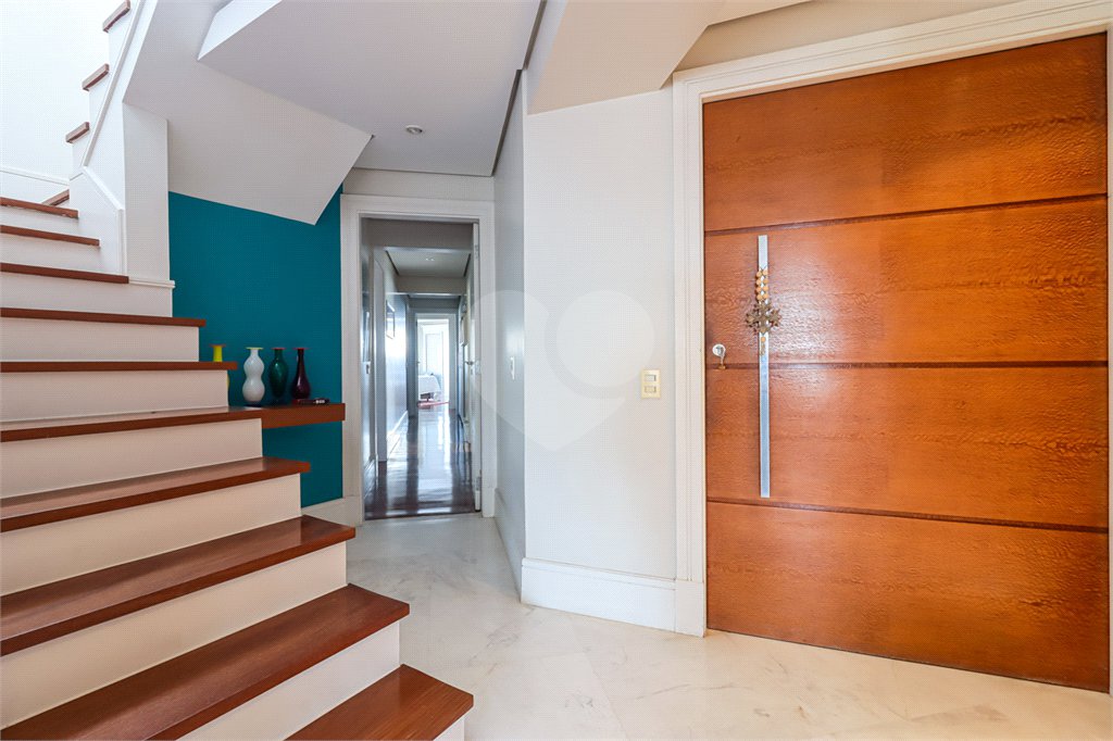 Cobertura à venda com 4 quartos, sendo 3 suítes,  em Vila Uberabinha, São Paulo, SP