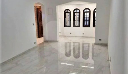 Sobrado à venda com 3 quartos, sendo 1 suíte,  em Campo Grande, São Paulo, SP