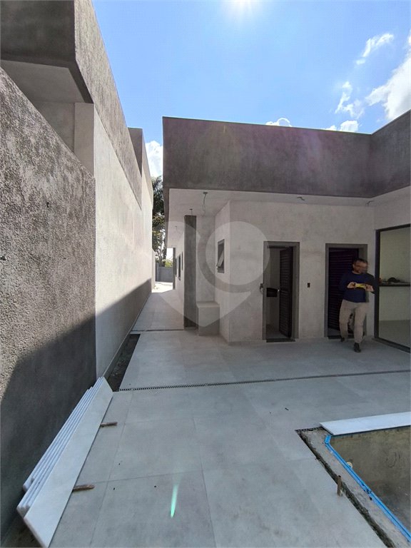 Casa à venda com 3 quartos, sendo 1 suíte, no condomínio Villagio Brasil, Atibaia - SP