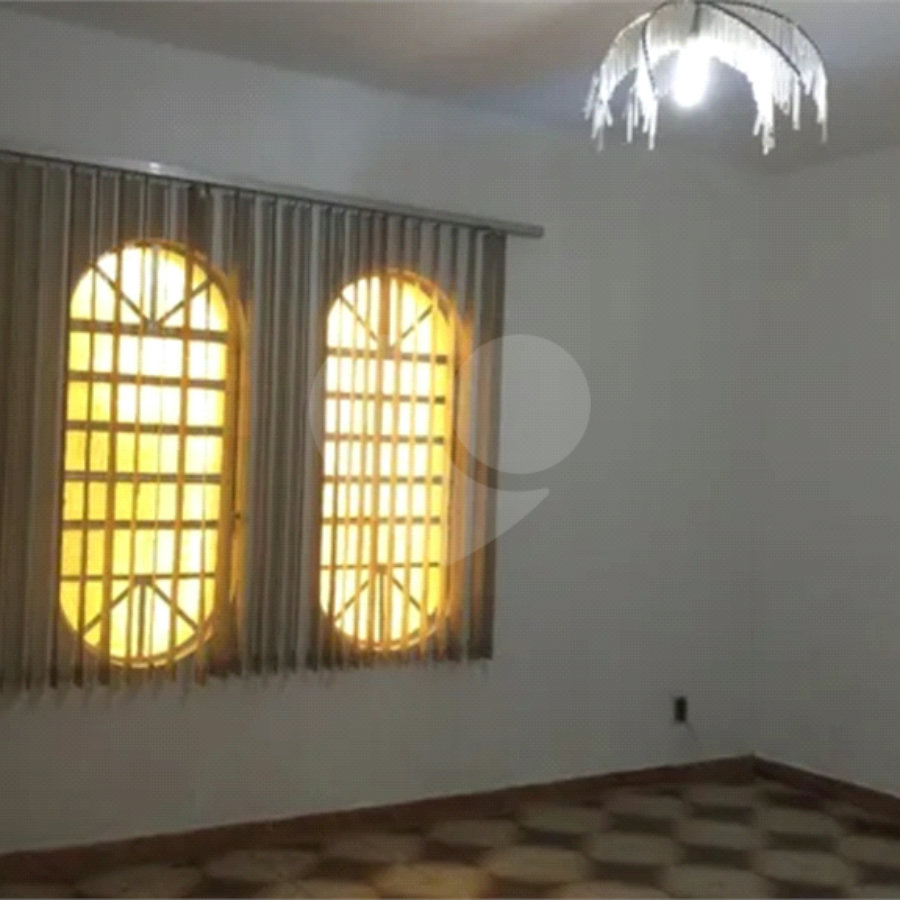 CASA A VENDA COM 125M², 2 DORMITÓRIOS, 1 BANHEIRO, 1 VAGA, TAUBATÉ/SP.