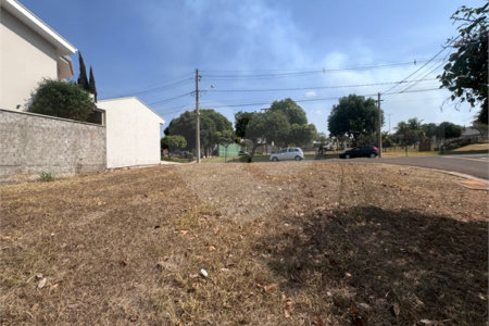 Terreno à venda em Residencial Village Damha II, Araraquara, SP
