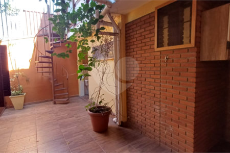 Sobrado à venda com 5 quartos, sendo 2 suítes,  em Parque Continental, São Paulo, SP