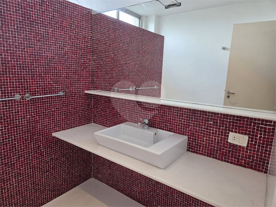 Apartamento à venda com 2 suítes em Cerqueira César, São Paulo, SP