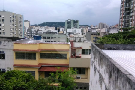 Casa à venda com 4 quartos, sendo 1 suíte, no condomínio Residencial Bom Pastor (casa de Vila)., Rio de Janeiro - RJ
