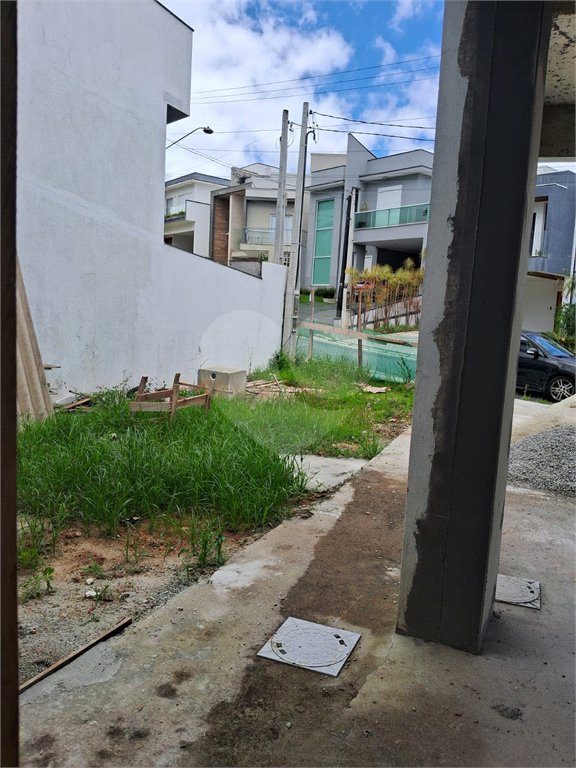 Casa à venda com 3 quartos, sendo 1 suíte, no condomínio Mosaico da Serra, Mogi das Cruzes - SP