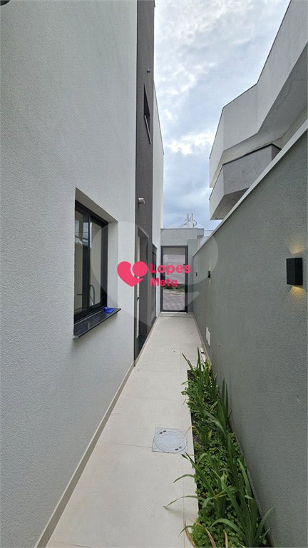 Casa à venda com 4 quartos, sendo 2 suítes, no condomínio Reserva Aruanã, São José dos Campos - SP