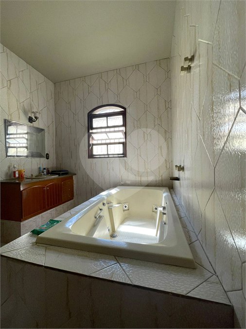 Casa Térrea à venda com 5 quartos, sendo 2 suítes, em Campo Grande, Rio de Janeiro, RJ