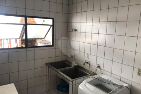 Casa à venda com 2 quartos, sendo 3 suítes, em Vila Oliveira, Mogi das Cruzes, SP