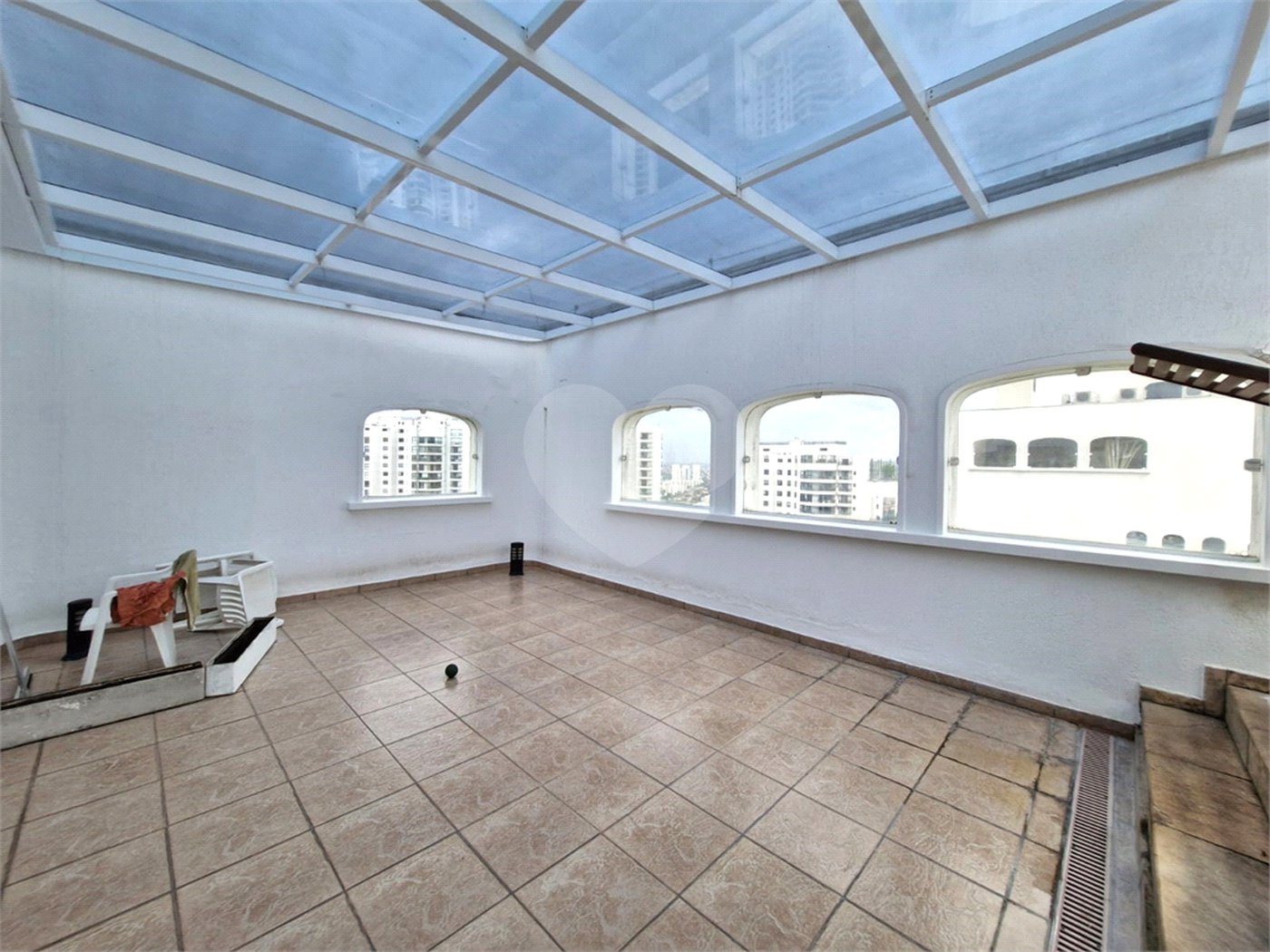 Cobertura à venda ou para alugar com 5 quartos, sendo 4 suítes,  em Jardim Marajoara, São Paulo, SP