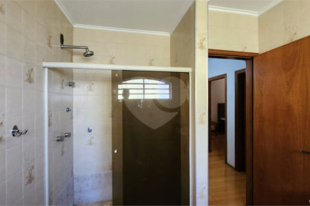 Sobrado à venda ou para alugar com 5 quartos, sendo 1 suíte, em Vila Harmonia, Araraquara, SP