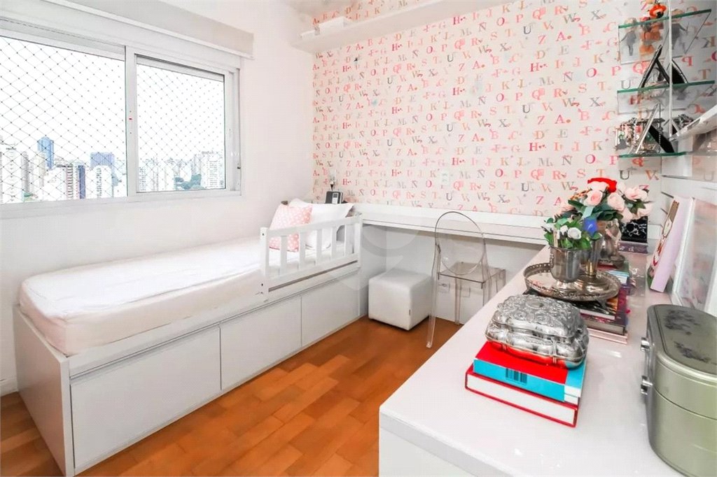 Apartamento à venda com 3 suítes em Vila Romana, São Paulo, SP