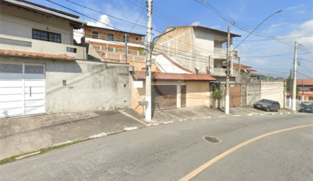 Sobrado à venda com 3 quartos, sendo 1 suíte,  em Bocaina, Ribeirão Pires, SP