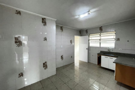 Apartamento 2 dormitórios + dependência, 1 vaga demarcada, no Campo Grande, Santos