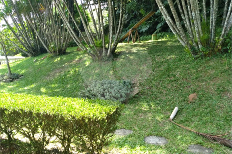 Casa à venda com 5 quartos, sendo 3 suítes, em Serra da Cantareira, Mairiporã, SP