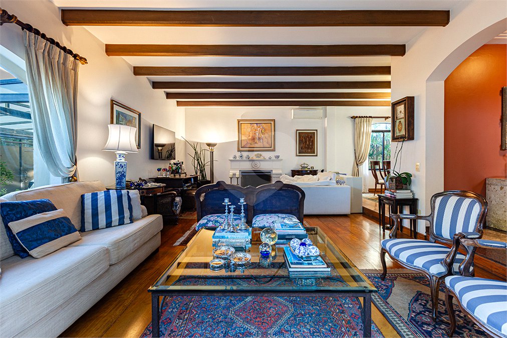 Casa Térrea à venda com 3 quartos, sendo 1 suíte, em Alto de Pinheiros, São Paulo, SP