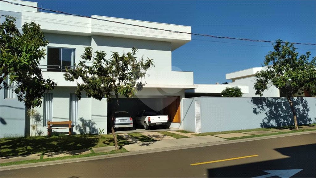 Casa à venda com 3 suítes no condomínio Damha III, São Carlos - SP