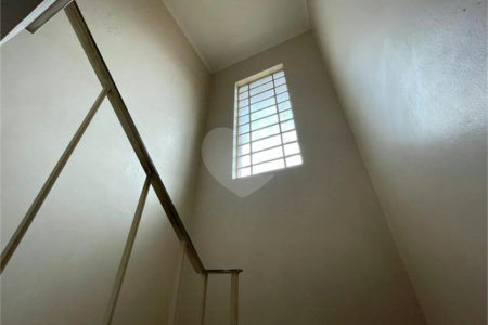 Sobrado à venda com 4 quartos, sendo 1 suíte, em Vila Congonhas, São Paulo, SP