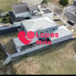Casa à venda com 4 quartos, sendo 2 suítes, no condomínio Terras do Vale, Caçapava - SP