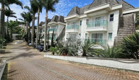 Casa à venda com 4 suítes no condomínio Maison Montparnasse, São Paulo - SP