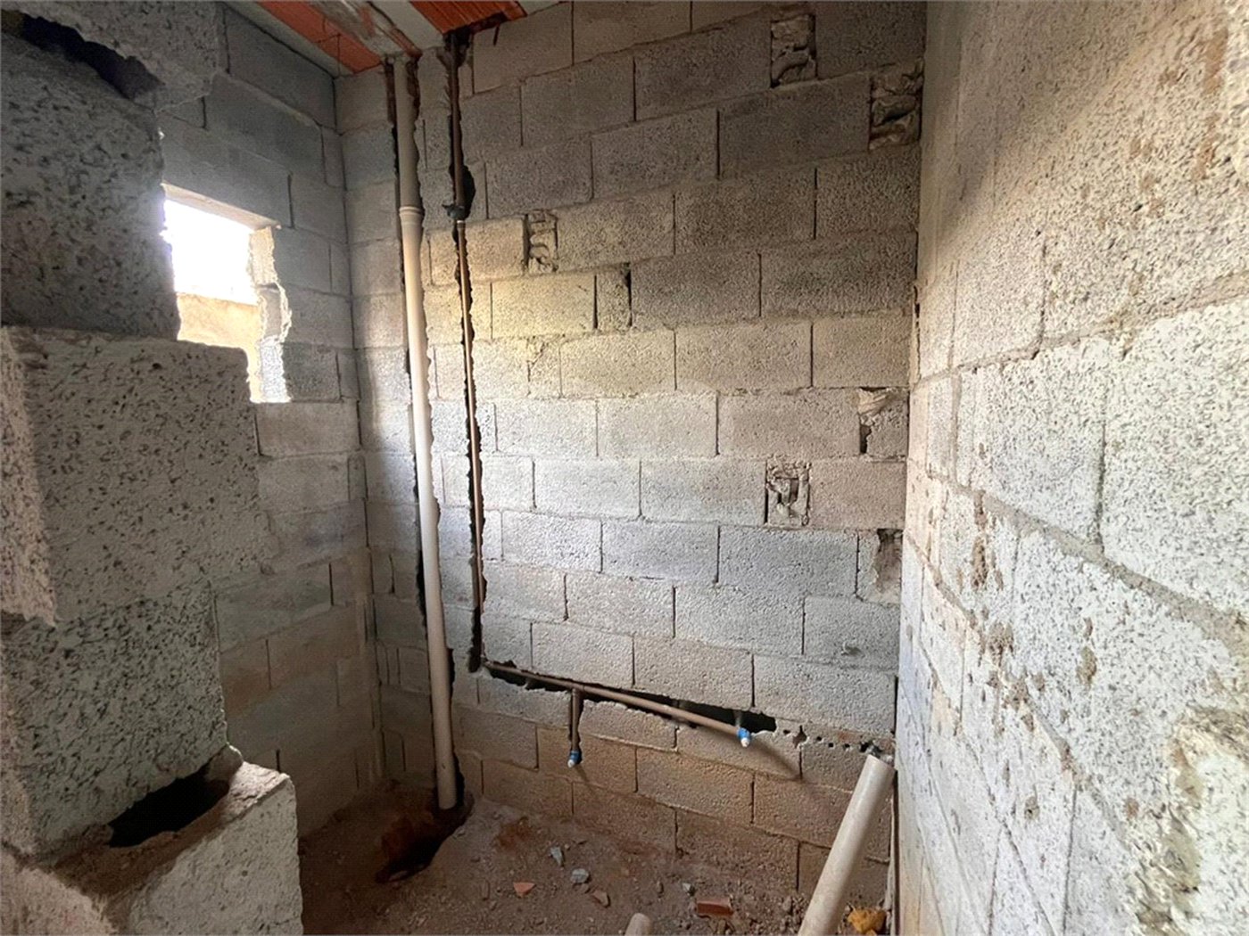 Casa à venda com 3 quartos, sendo 2 suítes, em Vila Suissa, Mogi das Cruzes, SP