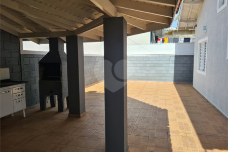 Casa à venda com 3 quartos, sendo 2 suítes, no condomínio Terras de São Francisco, Vinhedo - SP