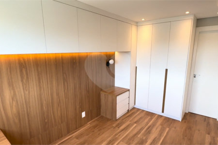 Apartamento à venda com 3 quartos, sendo 1 suíte,  em Parque Industrial Tomas Edson, São Paulo, SP
